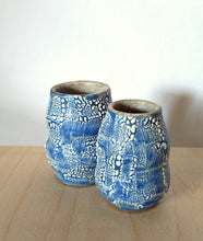 Load image into Gallery viewer, Bubble blue bud vase
